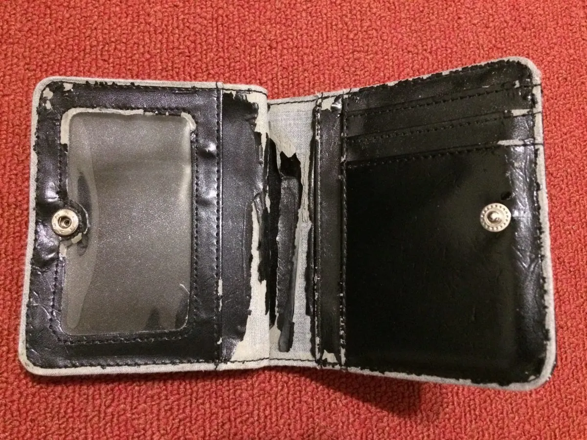 壊れた財布を修理する方法！小銭がこぼれる前にできる対処法