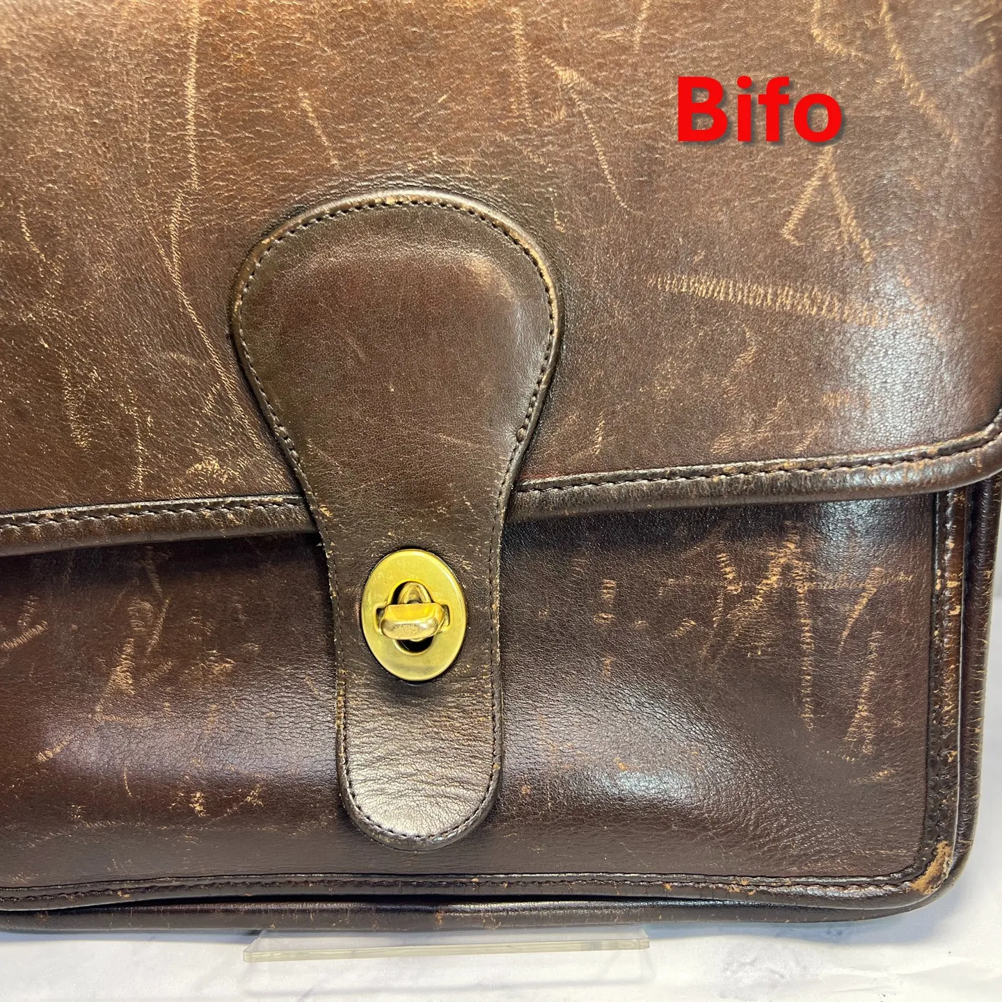 東京世田谷で革製品の修理を行なっております。